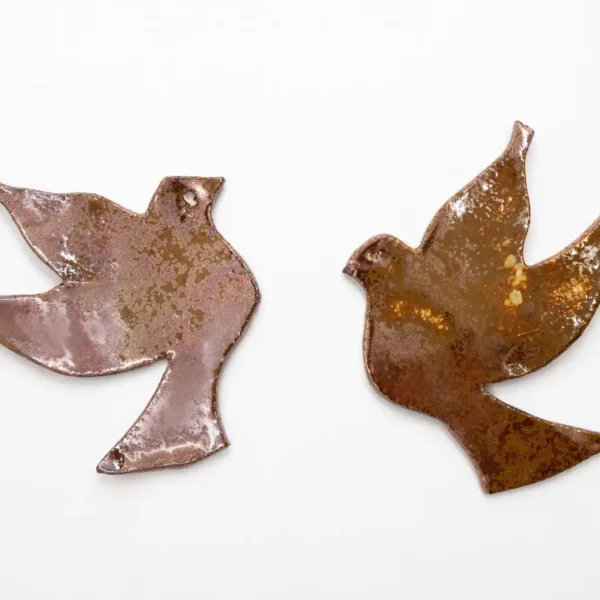 “Golden Earth Birds” – Χειροποίητα Κεραμικά Πουλιά Τοίχου (Σετ 2 τεμ.)