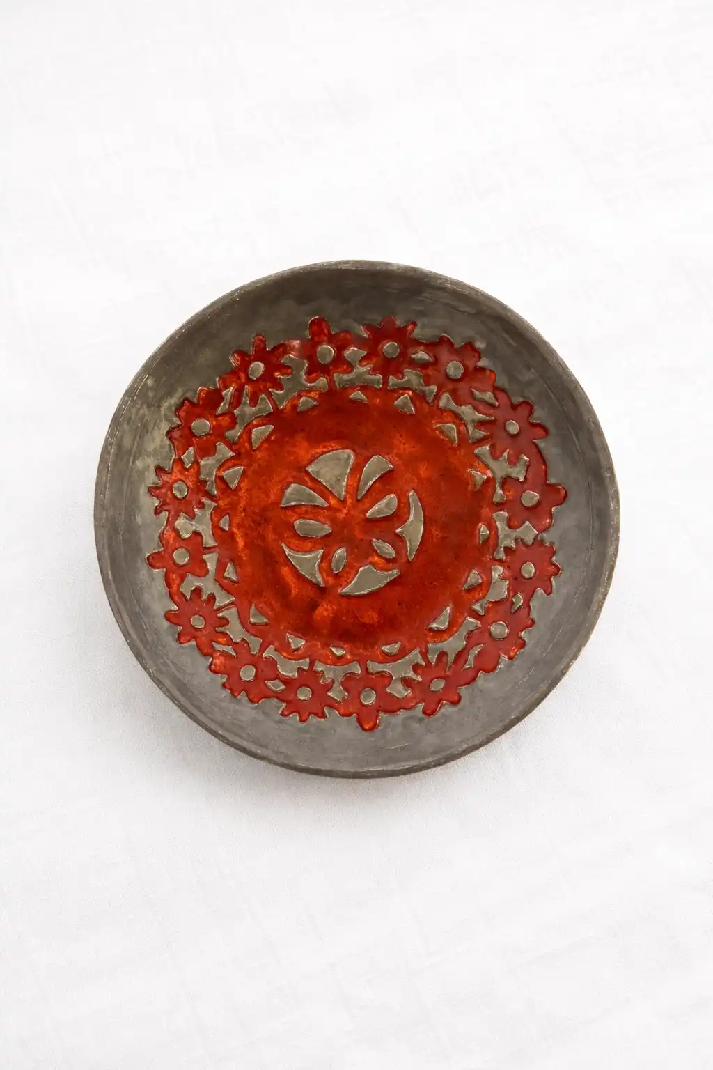 organic-sculptural-ceramic-bowl-diatrito-cheiropoiito-mpol-fyllo-1