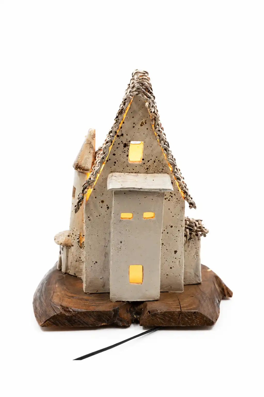 cheiropoiito-keramiko-fotistiko-woven-light-house-3
