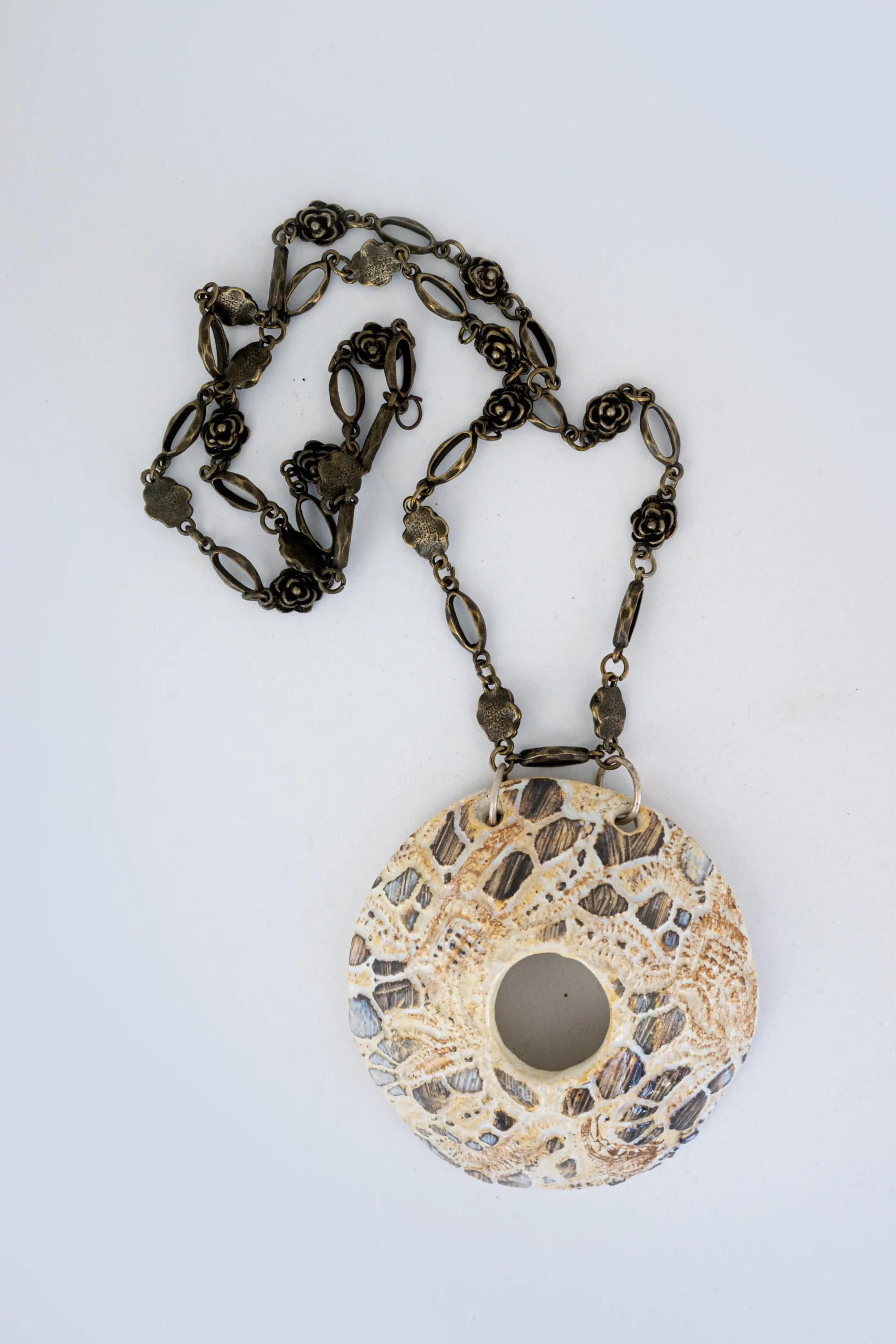 cheiropoiito-keramiko-kolie-earth-lace-1